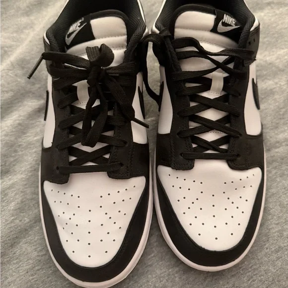 Woman’s Nike size 11 brand new - Picture 3 of 3